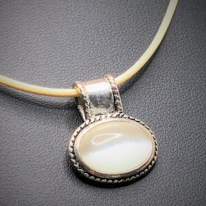 Glass Cabochon Moonglow Necklace Off White Silver Tone Drop Pendant‎ Cream Cord